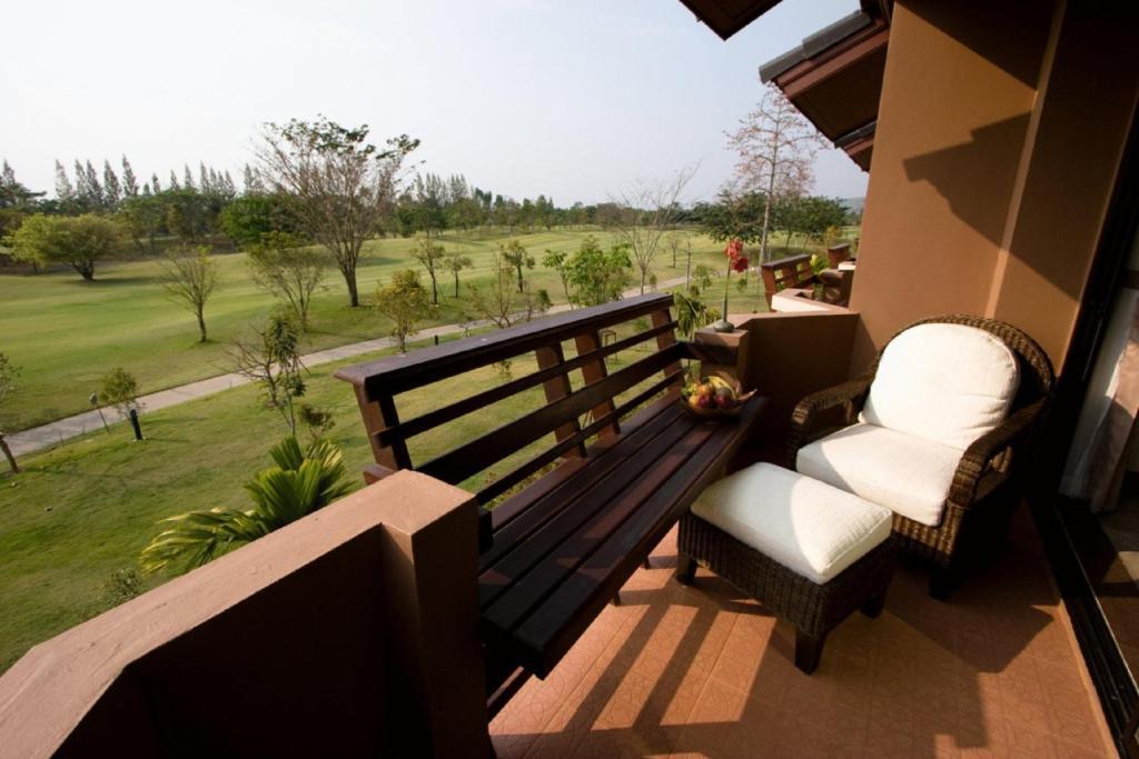 Mae Jo Golf Resort y Spa Ban Ban San Sai Habitación foto