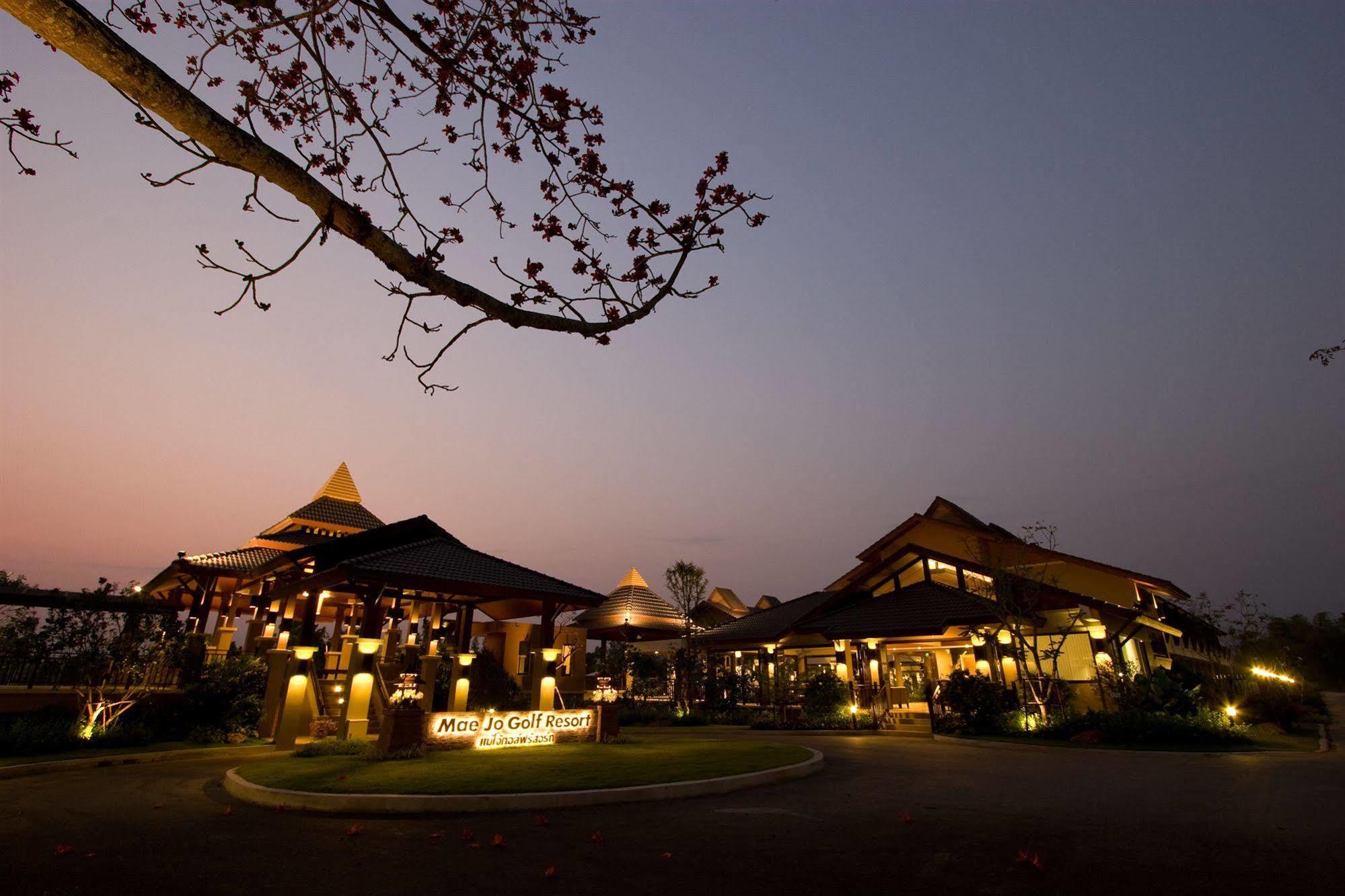 Mae Jo Golf Resort y Spa Ban Ban San Sai Exterior foto